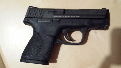 Vendo MP9 compact, calibre 9mm parabelun. Se entrega con su maletín original, libro del arma, tres juegos 01
