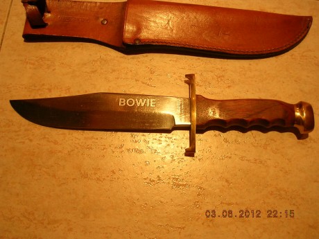 Vendo cuchillo modelo African hunter de la marca Carl Schlieper.

Precio 160 euros portes a Península 11