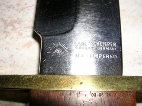 Vendo cuchillo modelo African hunter de la marca Carl Schlieper.

Precio 160 euros portes a Península 10