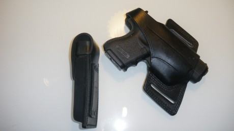 Un compañero del tiro vende su GLOCK 26, guiada en F. Un solo propietario, poco uso.

Se entrega con:

MALETIN 00