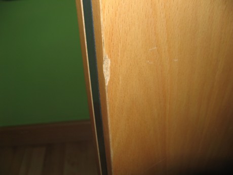 Os adjunto unas fotos de la puerta de mi piso de 60 m2 típico de españoles de clase media-baja con hipoteca 01