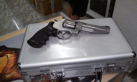 Vendo este gran Revolver de Competición se trata de un Smith&Wesson 627 PERFORMANCE CENTER de 8 Tiros 01