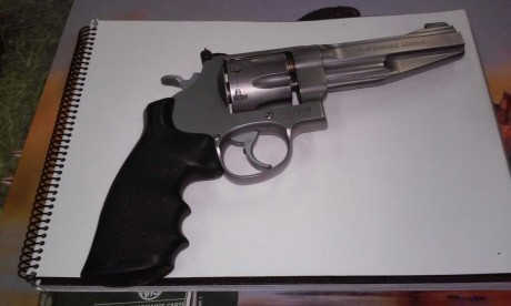 Vendo este gran Revolver de Competición se trata de un Smith&Wesson 627 PERFORMANCE CENTER de 8 Tiros 10