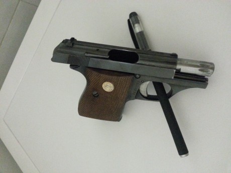 Hola vendo esta mini pistola Astra 7000 yo la compre hace poco pero he visto que el calibre 22 no es lo 00