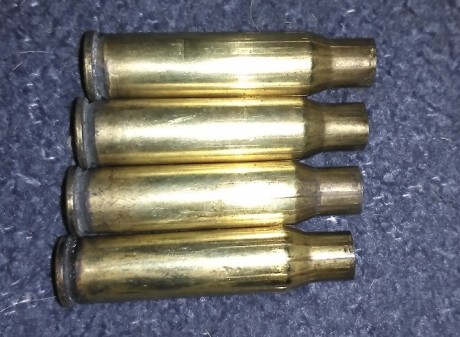 Hola. Disparando con balas del calibre 307. Tengo entendido que este atranque al disparar es normal, porque 40