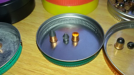 hola compañeros,queria saber si merece la pena comprar un revolver flobert,y si es asi de que calibre 30