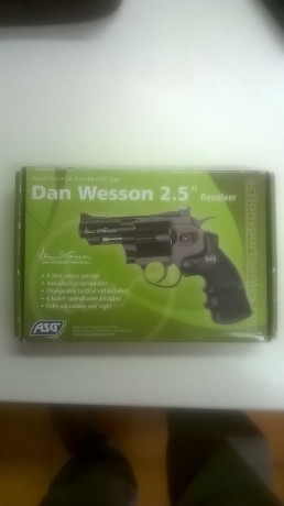  Revolver Airsoft Dan Wesson  con cargador rápido, nuevo a estrenar  80€ portes incluídos / 70 entregas 21