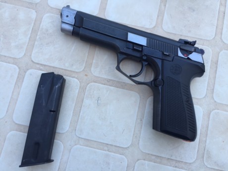 Se vende pistola llama m87. Precio: 245€ con envío incluido.
Se vende beretta 87 target del 22. Precio: 12