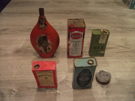  DSCF0996.JPG Buenas vendo coleccion de latas de polvora vacias .
Se encuentran en Leon su precio 50€ 00