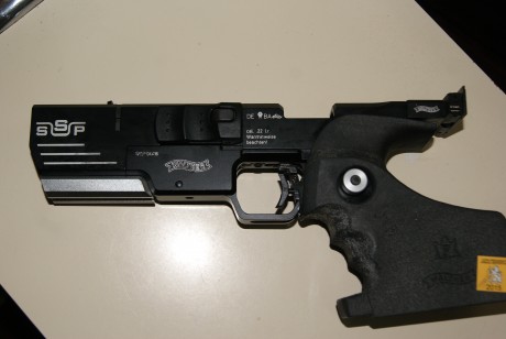 Por peticion de un compañero pongo el anuncio, para cualquier consulta dirijanse a el. Se vende pistola 01