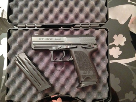 Hola a todos,

Cambio pistola HK USP Compact 9 mm totalmente nueva ni un rasguño con poquísimos tiros.
Se 02