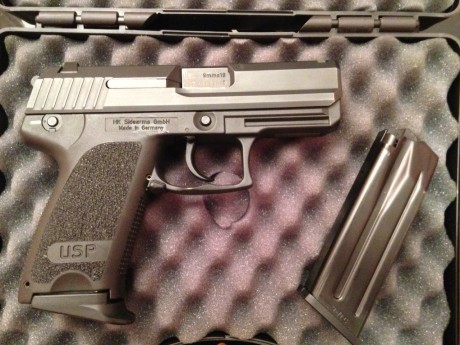 Hola a todos,

Cambio pistola HK USP Compact 9 mm totalmente nueva ni un rasguño con poquísimos tiros.
Se 00