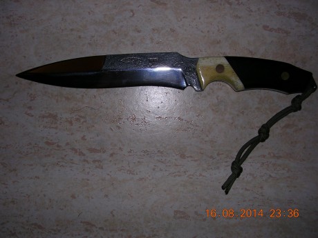 Estos son mis cuchillos fabricados por mi amigo el artesano Angel Corts Terrones, como veis una maravilla 140