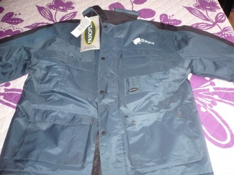Hola un saludo a todos. Quisiera cambiar un chaquetón de trabajo para invierno por un pantalón camuflaje 02
