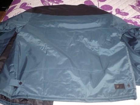 Hola un saludo a todos. Quisiera cambiar un chaquetón de trabajo para invierno por un pantalón camuflaje 10