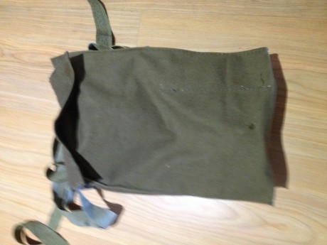 Vaciando trastero
Vendo máscara anti gás húngara (creo)
Precio 15€ con envío / 10€ entrega en Madrid 
En 00