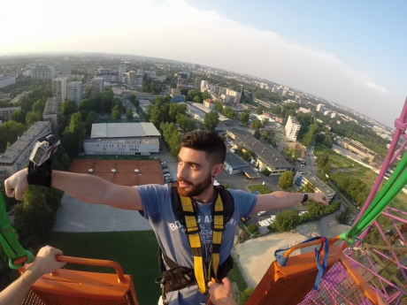 Hola, buenas a todos, os cuento, resulta que me voy un año a vivir a Cracovia , según tengo entendido 00