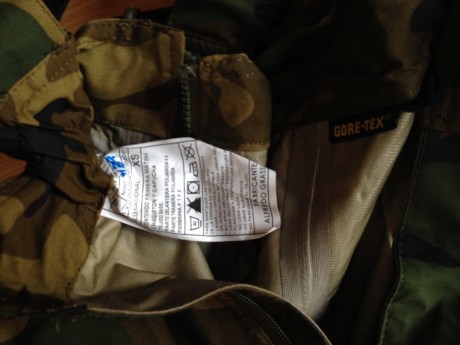 Vaciando trastero
Pantalón con tirantes de goretex nuevo talla S. Serviría para alguien que midiera hasta 00