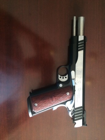 Vendo SPS Flacon Master de 6"

- Calibre 9 mm, largo 250mm, alto 140mm, ancho 30mm peso sin cargador 02