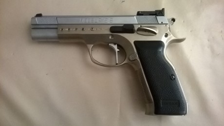 Tanfoglio P19S 9mm 
5 cargadores ampliados gran capacidad
Cinturón con funda y 3 porta cargadores
Todo 00