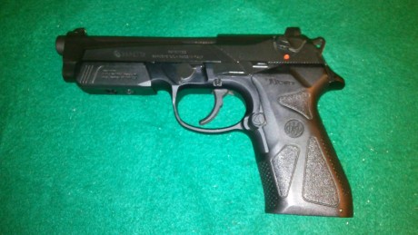 Vendo esta excelente pistola en 9 mm Para., como nueva, sin apenas uso, sin arañazos, en perfecto estado 11