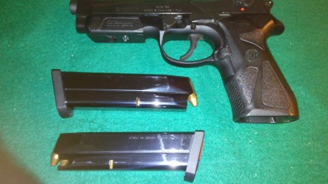 Vendo esta excelente pistola en 9 mm Para., como nueva, sin apenas uso, sin arañazos, en perfecto estado 10