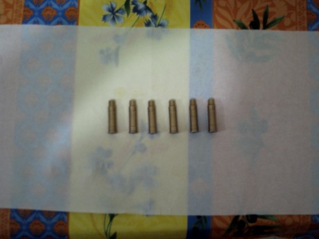 Hola Señores foreros vendo este revolver y sus complementos, con las siguientes características:

Estado 10