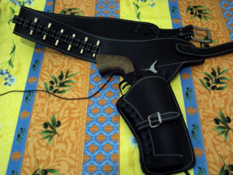 Hola Señores foreros vendo este revolver y sus complementos, con las siguientes características:

Estado 31