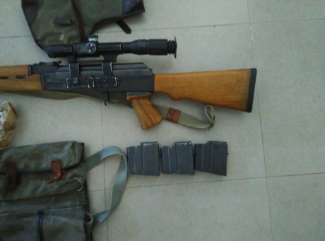 Hola,
como mucho sabéis para que uno entre otro tiene que salir... de modo que le ha tocado a este Zastava 00