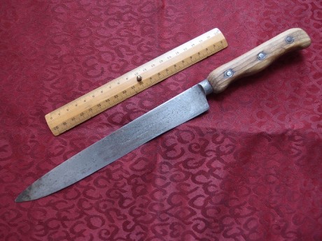 Buenas noches compañeros, reciéntemente he adquirido un par de piezas: un cuchillo de factura francesa 10
