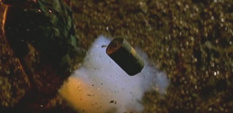Compañeros,

En vista de las ganas de algunos (Elcafe, Wilcow, Vrakk, etc) por adivinar armas de películas 90