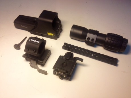 Vendo visor holografico EOTech 512 en perfecto estado acompañado de un magnificador de 5X y dos monturas 00