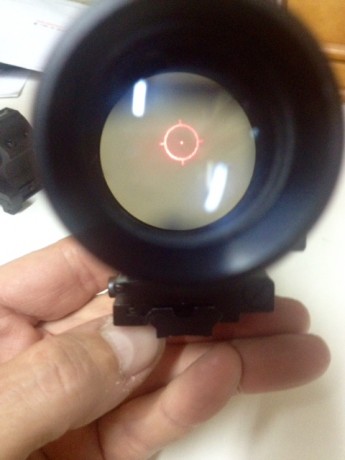 Vendo visor holografico EOTech 512 en perfecto estado acompañado de un magnificador de 5X y dos monturas 20