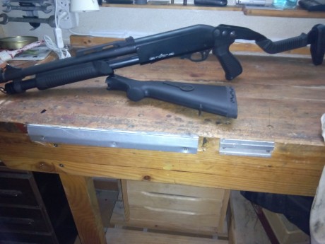 Vendo escopeta táctica marca SKINGER
Calibre 12 magnun
Dos culatas (táctica plegable y de plastico/fibra)
Prácticamente 01