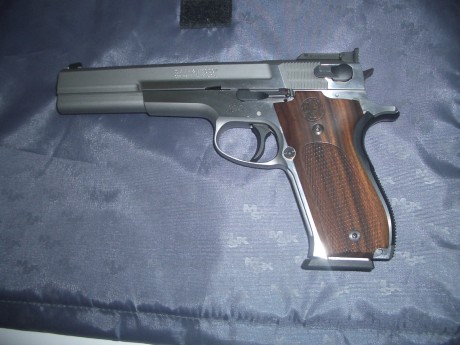 Vendo S&W, modelo 952-2 de 6". Impecable. Dos cargadores. Mejor ver y probar en Málaga.
 Precio: 00