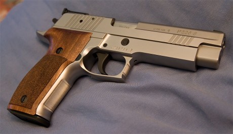 Hola a todos.

Os escribo ya que llevo un tiempo maquinando la compra de este arma. 
la compra sería más 50