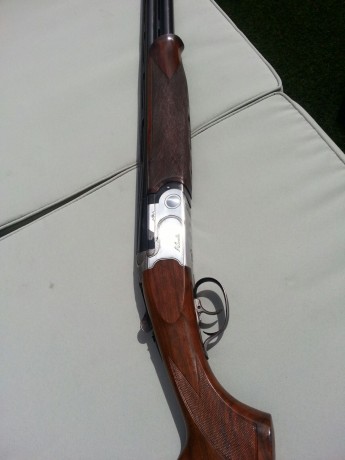 Pongo a la venta una escopeta de un amigo, se trata de una beretta 682 sporting, monogatillo, selector 02