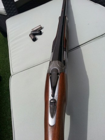 Pongo a la venta una escopeta de un amigo, se trata de una beretta 682 sporting, monogatillo, selector 22