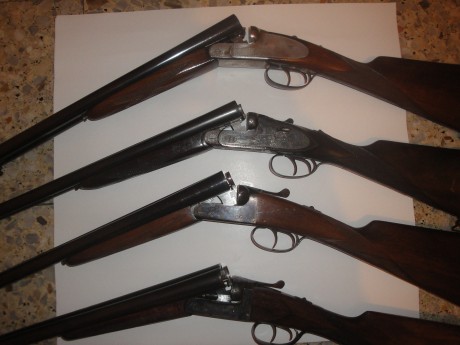 Se vende lote de cuatro escopetas paralelas. Tres son del calibre 12/70 y una del 16. De las del calibre 00