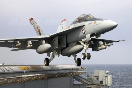 Pues eso, en este hilo pretendo deleitaros como amantes de los aviones de combate que sois muchos, con 131