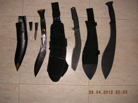 Buenas tardes.

He conseguido este Kukri nepalí que me han dicho que es original de nepal. El mango es 31