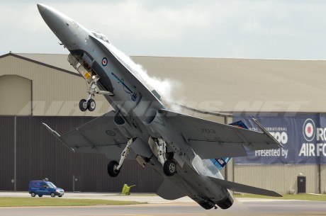 Pues eso, en este hilo pretendo deleitaros como amantes de los aviones de combate que sois muchos, con 12