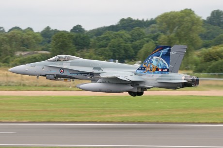 Pues eso, en este hilo pretendo deleitaros como amantes de los aviones de combate que sois muchos, con 11