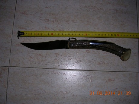 Navaja fabricada por el artesano Francés J.Mongin, completamente hecha a mano, sellada "FAIT-MAIN 01