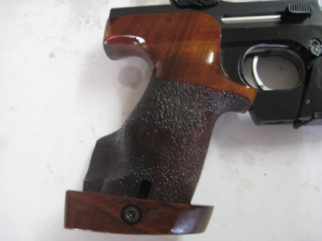 Hola, se cambia empuñadura diestra por zurda, tamaño mediana, del Walther G.S.P.
Interesados: Carlos 696167774
Un 00