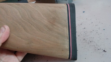 Hola, amigos. Estoy restaurando una escopeta siguiendo siempre los pasos y los consejos dados por los 112