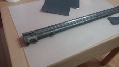 Hola, amigos. Estoy restaurando una escopeta siguiendo siempre los pasos y los consejos dados por los 120