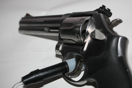 Buenas, un compañero del club me pide que le ponga a la venta este revolver, un smith wesson 686-6 de 11
