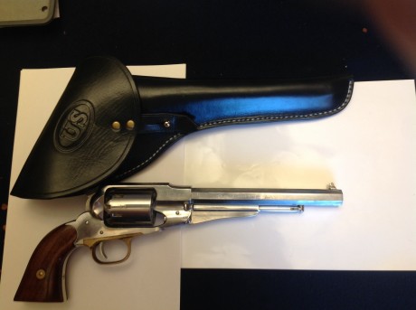 Lo dicho, estoy buscando un revolver de avancarga para iniciarme en el mundillo. Preferiblemente zona 10