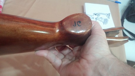 Hola, amigos. Estoy restaurando una escopeta siguiendo siempre los pasos y los consejos dados por los 31